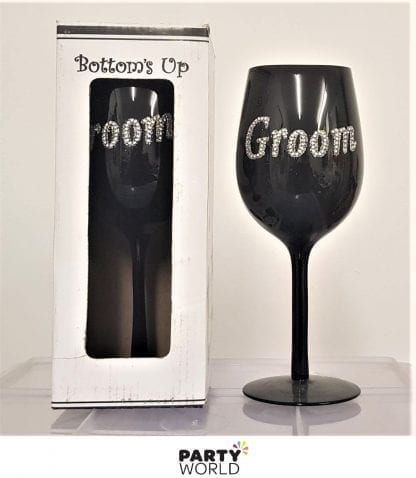 groom glass black